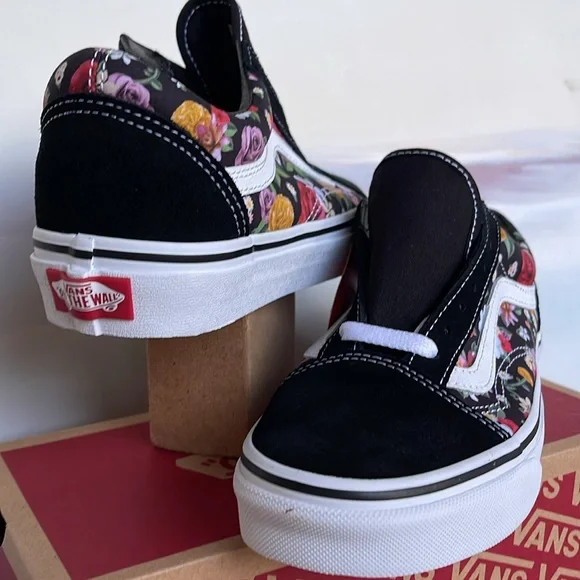 Vans WMNS Old Skool
(Lux Floral) Digi Floral/
VN0A38G1U5H
Sneakers - Picture 9 of 16